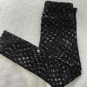 Lululemon 7/8 compression leggings